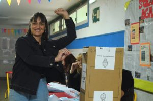 Votó Romina Del Plá: «Sea cual fuese el resultado de hoy, el pueblo argentino va a protagonizar grandes luchas en el próximo período, contra la transformación de los trabajadores en esclavos y de Argentina en una colonia yanqui»