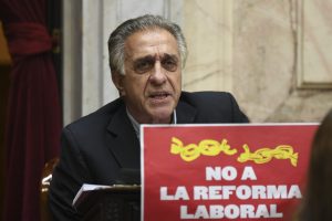 Néstor Pitrola: “El Presupuesto de hambre y entrega de Milei salió, pero chocó con el peso de las luchas populares: cayó la derogación del financiamiento universitario y de discapacidad”
