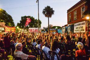 En contraste con la parálisis de la CGT, 1000 delegados y activistas del sindicalismo combativo, los movimientos piqueteros y jubilados resuelven movilizar contra la reforma laboral y reclaman paro nacional y plan de lucha