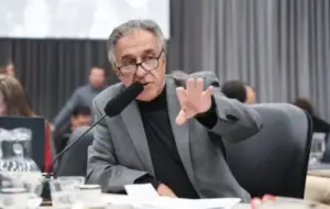 Néstor Pitrola: “El pago a los Fondos Buitres y el Súper-RIGI son dos entregadas marca cañón, en la misma línea colonial, contra los trabajadores”