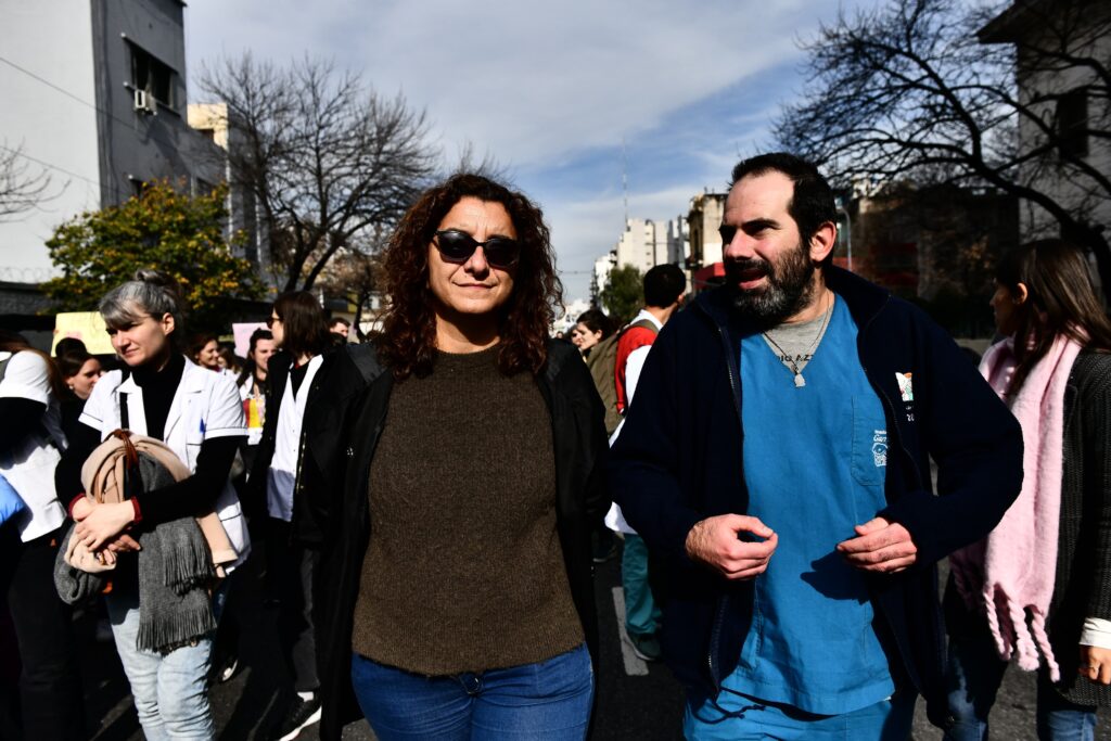 Vanina Biasi cruzó a Lugones tras anunciar que extranjeros no residentes pagarán la atención médica en hospitales nacionales