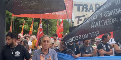 Néstor Pitrola en La Plata con Fate