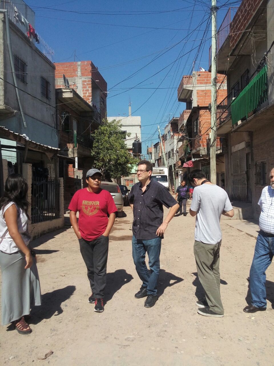 Marcelo Ramal visitó la villa 20 y alertó sobre el avance del dengue