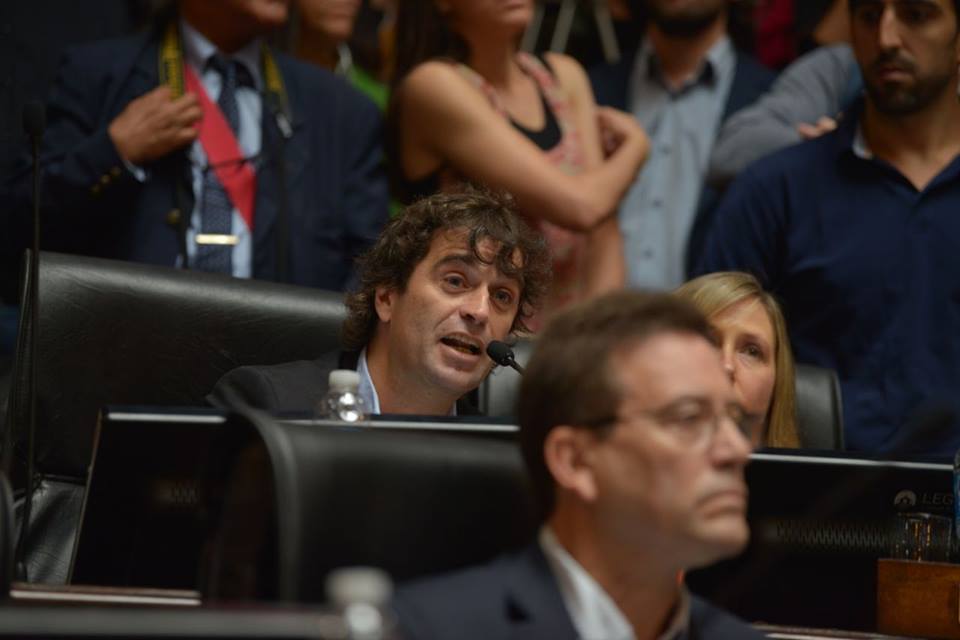 “El megadecretazo inconstitucional de Macri es un ataque a los trabajadores y jubilados”