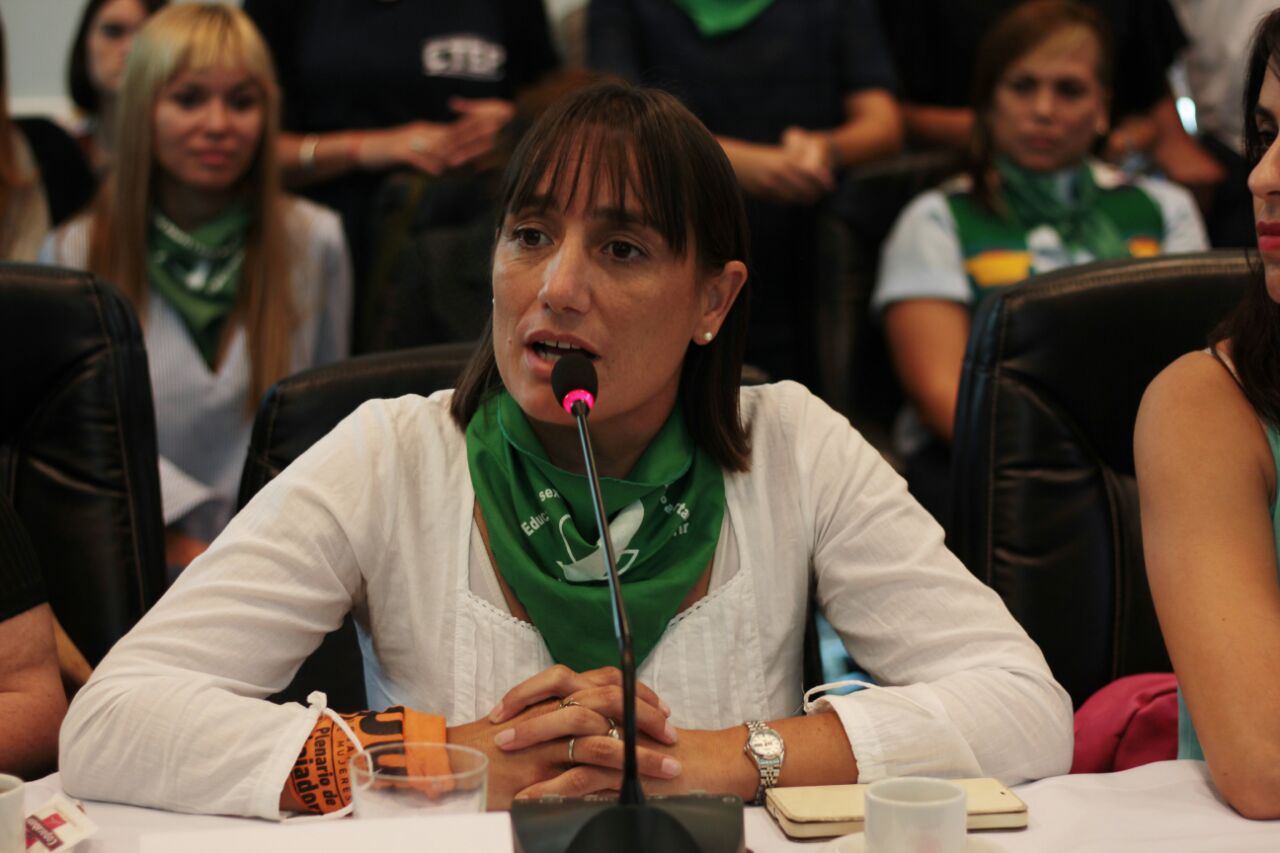 Romina Del Plá: “Denunciamos maniobras por parte del oficialismo ante el tratamiento de los proyectos de aborto en el Congreso”